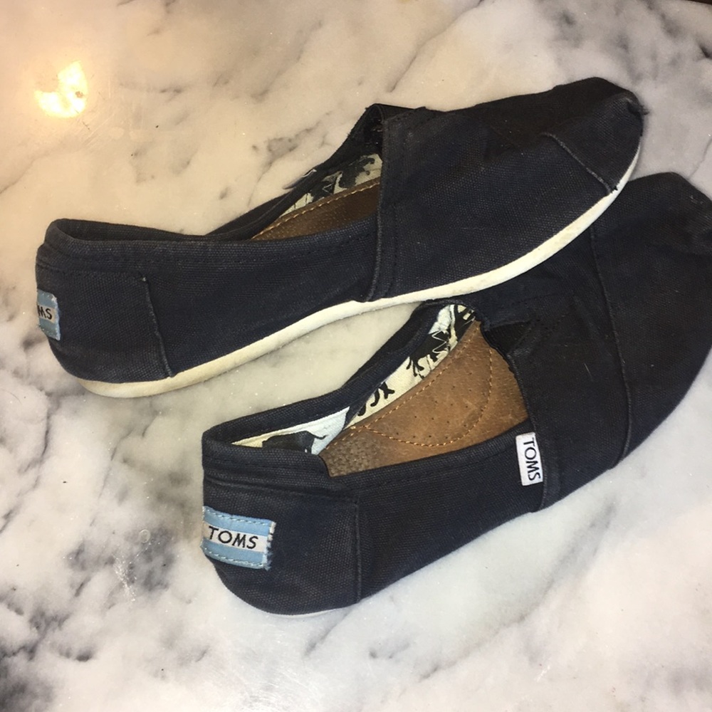 Navy Blue Toms